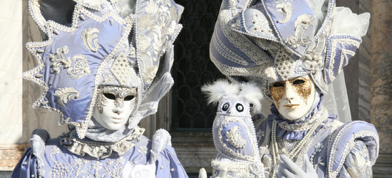 Венецианские маски на карнавале