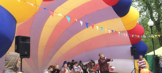 Аренда надувной сцены www.kinderattr.ru