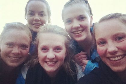 Team-tur i skogen