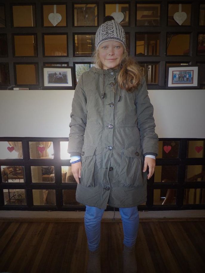 Kaldt netter. Her er Kamilla avbildet i pyjamasen sin.