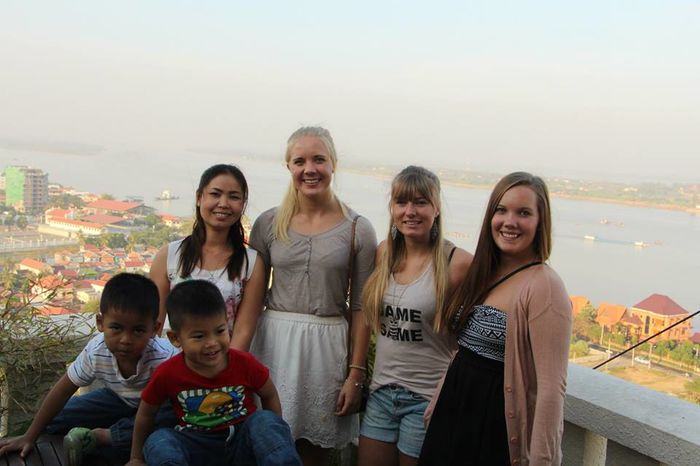 Lysom og familien inviterte oss med ut på middag på Mekong View Tower. Det kunne vi jo ikke si nei takk til :)