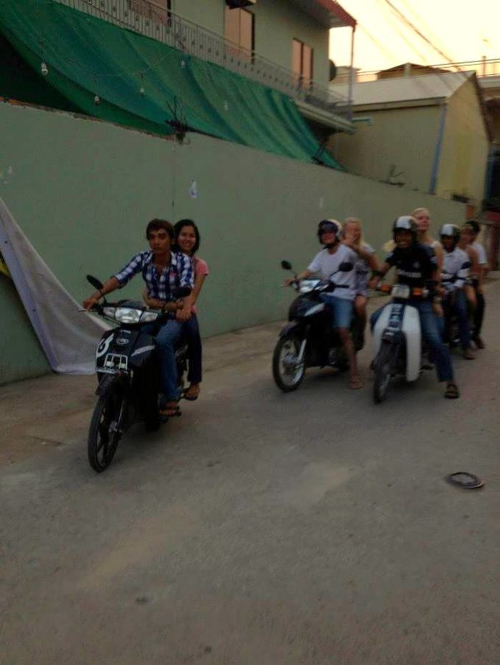 "Moto" er definitivt vår favorittransport, og det har blitt mange utflukter med studentene i det siste.