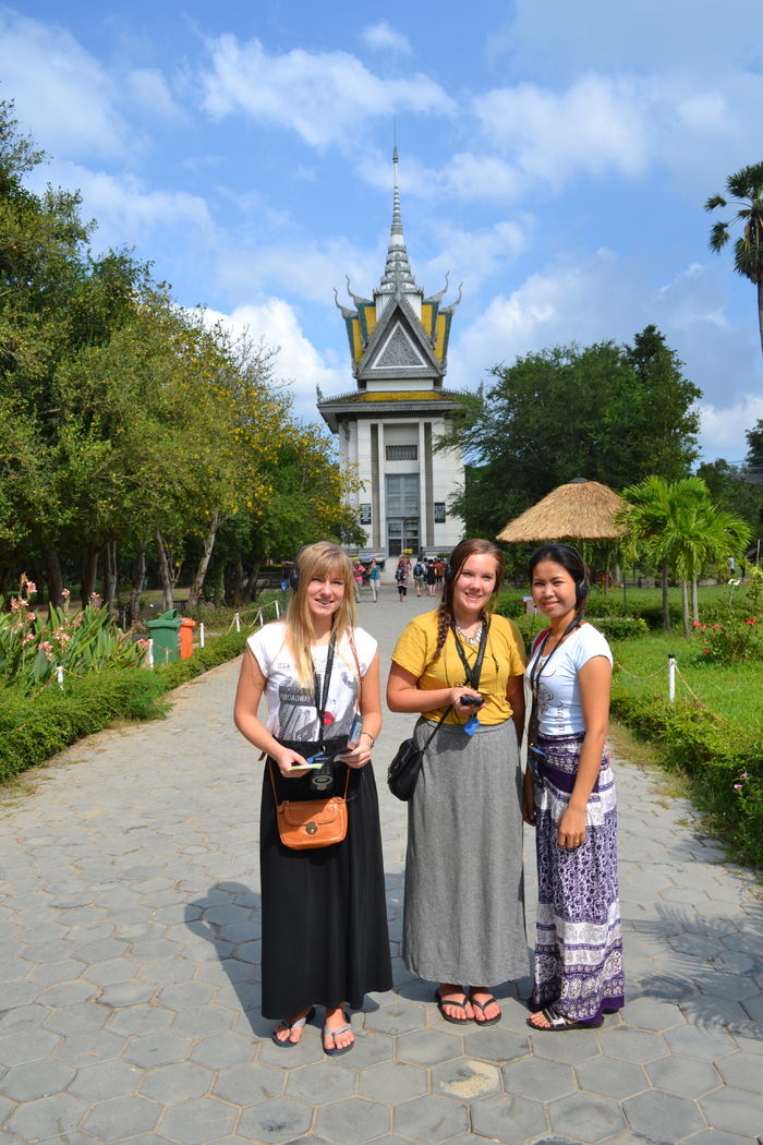 Choeung Ek - bedre kjent som killing fields. Massegraver fra folkemordet under Røde Khmer-regimet. Dette var et utrolig sterkt møte med historien som har preget landet!