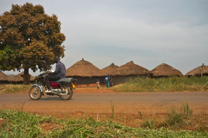 Typisk Gulu, bodaboda og jordhytter