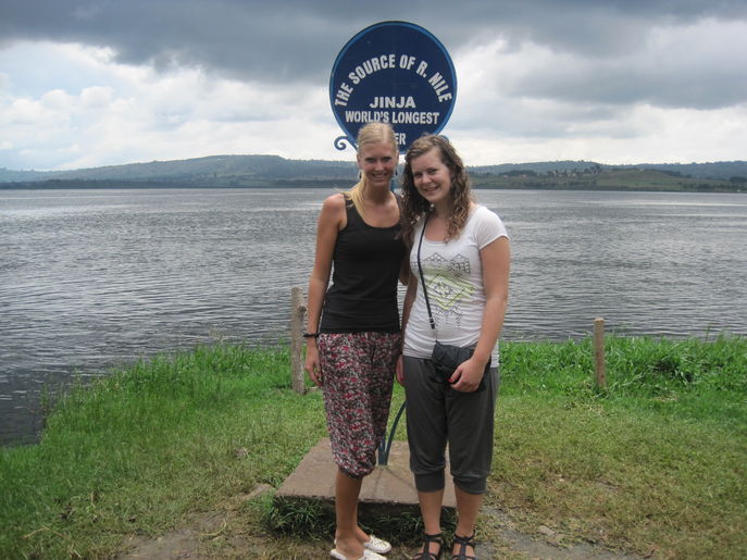 Hanne og Marte på Source of the Nile