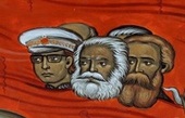 Церковь критикуют за фреску с Марксом