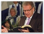 124 человека обратились ко Христу во время проповеди Виктора Гамма в Сургуте