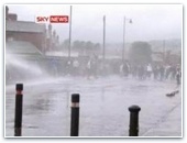 В Белфасте полиция разогнала католиков водометами