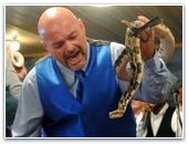 Проповедник отказался от помощи и умер от укуса змеи