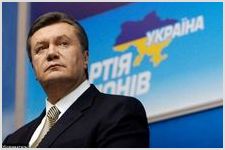 Янукович просит у Бога сил, чтобы поднять Украину из руин