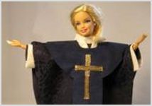 Пародия на священство: кукла Барби примерила облачения епископа