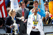В Бостонском марафоне победил христианин