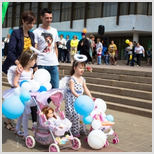 «Парад колясок» в Международный День Защиты Детей 