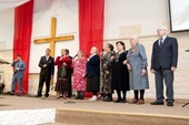 В Нижневартовской церкви «Слово Жизни» поздравили ветеранов| Фоторепортаж