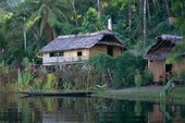 Члены племени менген в Папуа-Новой Гвинее совершили крещение