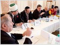 Межрелигиозный совет России призывает власти защитить духовных лидеров от покушений и нападок