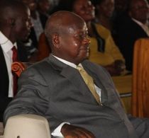 Президент Уганды поблагодарил адвентистов за честность 