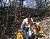 Адвентисты очистили лесопарк от мусора