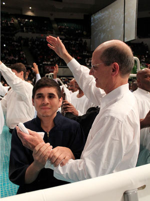 Массовые крещения в Нью-Йорке 