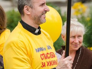 Баптисты и католики прошли по улицам Кирова