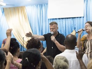 Куба открывается для Евангелия