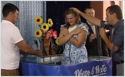 Водное крещение в женской колонии
