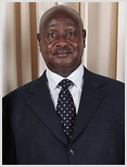 Президент Уганды помогает строить Адвентистскую церковь