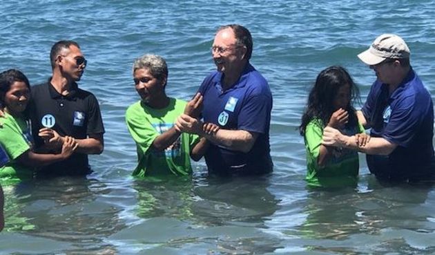 На Филиппинах крестилась целая деревня