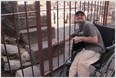 Помогите свозить в Израиль инвалидов-колясочников