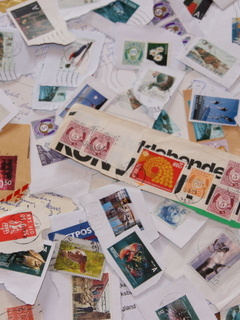 Postkort og brukte frimerker gull verdt.