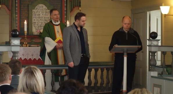 Avtalen mellom DNI og Ferkingstad menighet ble signert under gudstjenesten i Ferkingstad kirke den 22. januar. Fra venstre: Thor André Lindstad, Vegard Soltveit, og Erlend Dalaker. (Foto: Dagfinn Våge)