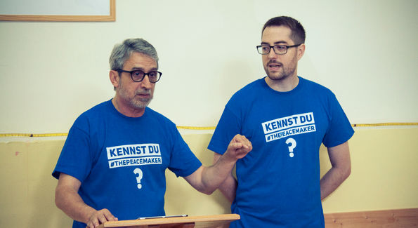 Leonid og Aaron kurser frivillige.