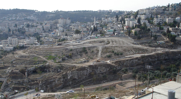 Utsikt over Hinnom-dalen (Foto: https://commons.wikimedia.org/wiki/File:Hinnom_Valley.JPG)