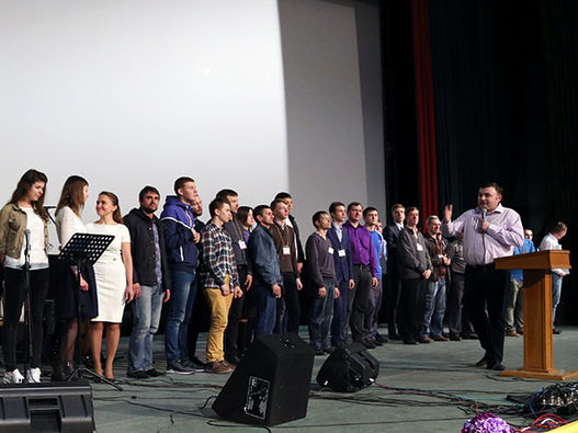 Фоторепортаж о христианском молодежном форуме в Сибири