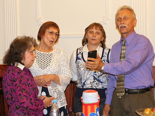 Фоторепортаж о встрече молодежи 70-х годов в Московской центральной церкви