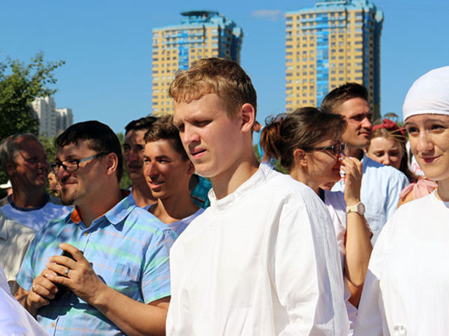 Фоторепортаж об общемосковском крещении церквей ЕХБ