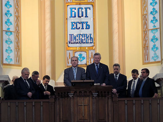 Фоторепортаж о крещении в Московской центральной церкви ЕХБ