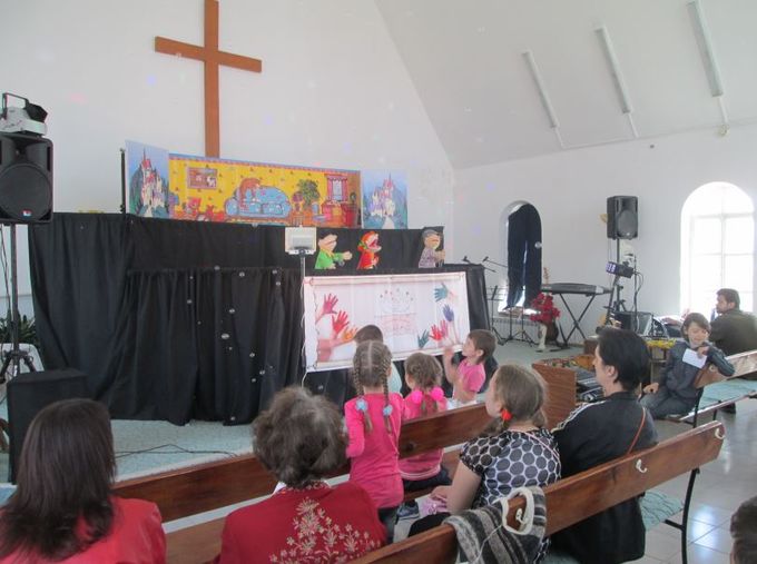 Евангелие для детей через христианский кукольный театр