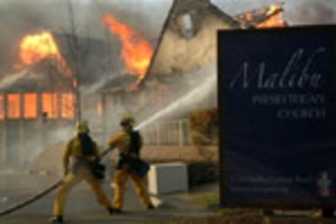 Христиане помогают пострадавшим от пожаров в США