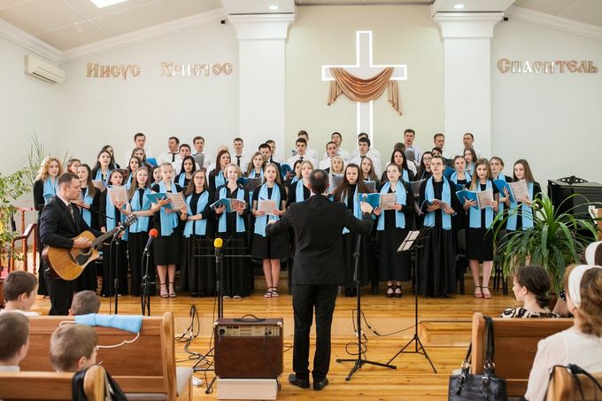 В День России воронежский хор посетил церкви Ростовской области