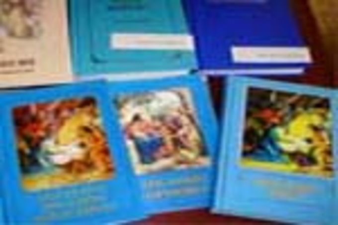 Власти Узбекистана задерживают на таможне 11 тысяч экземпляров Библии