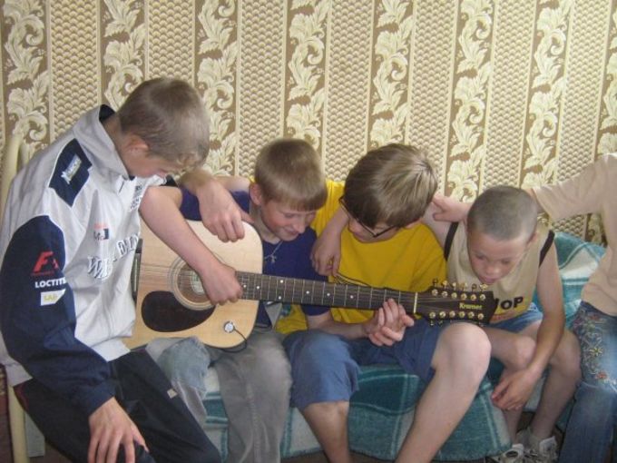 Московская церковь "Надежда" дарит радость детям в детских домах