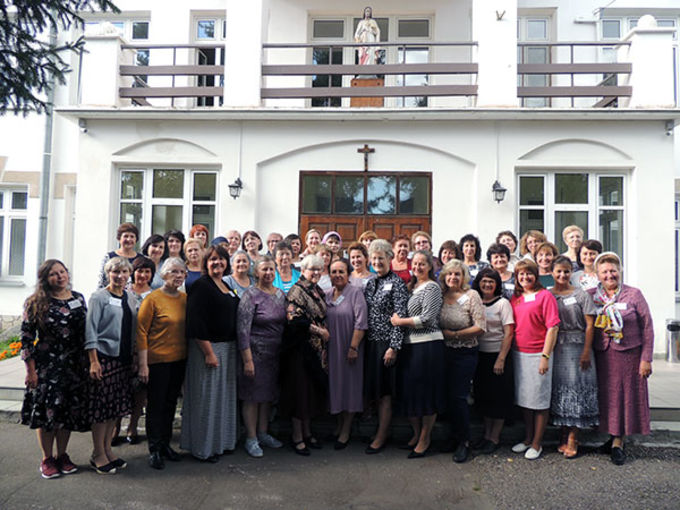 Фоторепортаж о конференции, посвященной 20-летию Всероссийской программы обучения женщин.