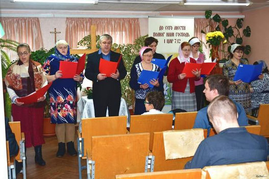 Фоторепортаж о 25-летии церкви в Гагарине