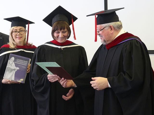 Moscow Bible Seminary Graduation and Photo Report