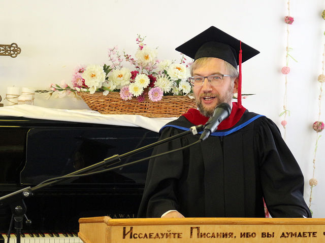 Moscow Bible Seminary Graduation and Photo Report