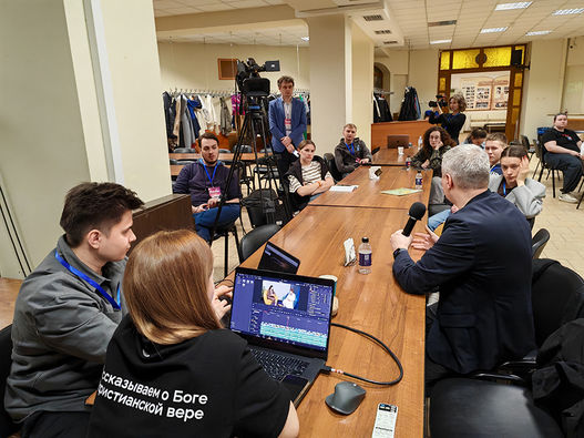 Большой фоторепортаж о медиаконференции 2025