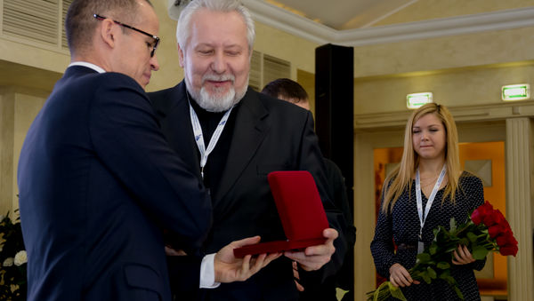 Начальствующий епископ РОСХВЕ Сергей Ряховский награжден высшей наградой Общественной палаты РФ