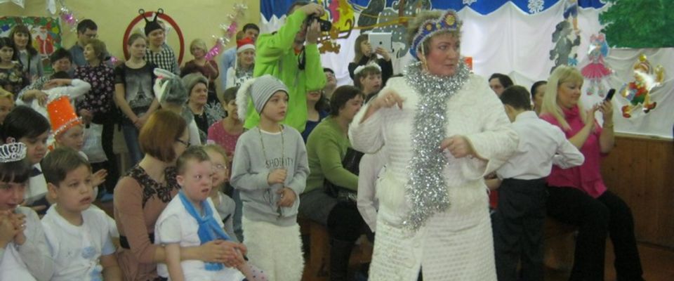 Новосибирская АНО «Новая жизнь» поздравила ребят из коррекционной школы №60 с Рождеством