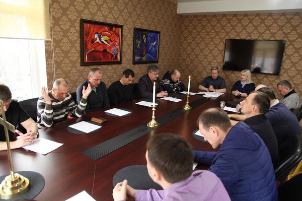 Пасторы христианских церквей Иркутска совершили совместное причастие в преддверии Пасхи